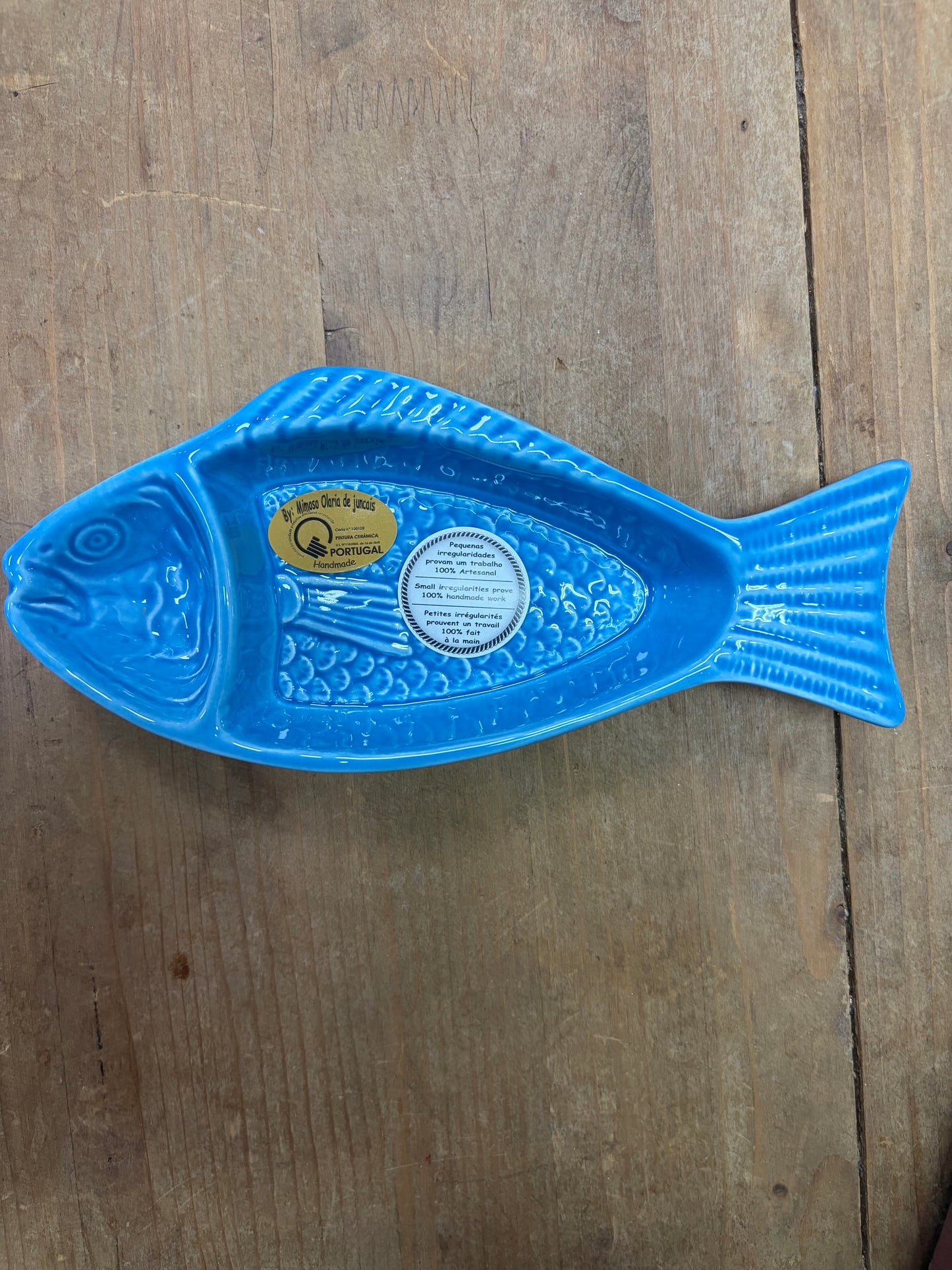 Pez de cerámica azul